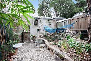 Spacious 3-bed Family House With Courtyard