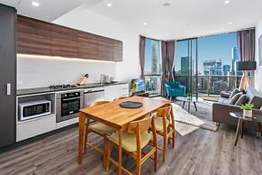 River-view Unit With Rooftop Pool Near Museums
