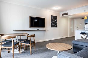 Central 1-bed With Parking, Pool, Sauna & Gym