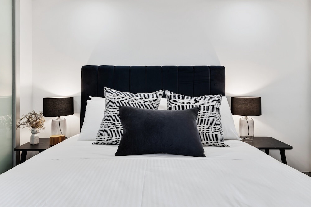 Beautifully Cosy St Kilda Apartment