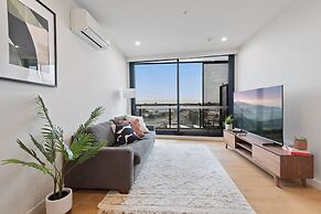 Contemporary 2-bed Haven With Swimming Pool