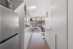 Sleek South Melbourne Pad, 1-bed by Albert Park