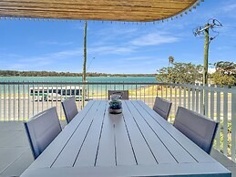 3-bed: Riverfront Alfresco Dining & Rooftop Pool