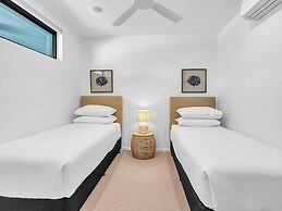 3-bed: Riverfront Alfresco Dining & Rooftop Pool