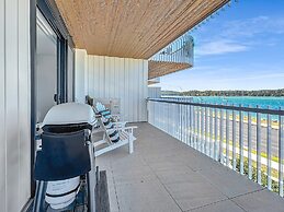 3-bed: Riverfront Alfresco Dining & Rooftop Pool