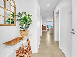 3-bed: Riverfront Alfresco Dining & Rooftop Pool