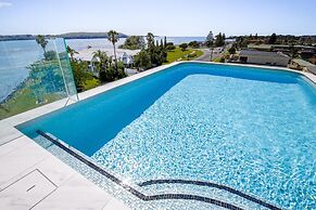 3-bed: Riverfront Alfresco Dining & Rooftop Pool