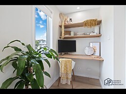 Elegant Beachside Retreat With Luxurious Amenities
