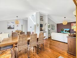 Riverside 3-bed Townhouse With Spacious Deck & BBQ
