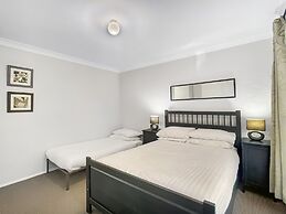 Riverside 3-bed Townhouse With Spacious Deck & BBQ