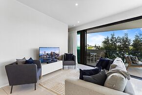 Spacious and Superb 3-bed Apartment