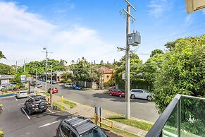 Spacious and Superb 3-bed Apartment