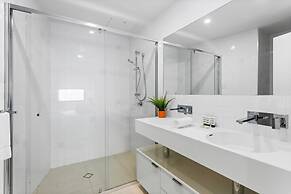 Spacious and Superb 3-bed Apartment