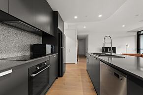 Stylish 2-bed in Braddon With Alfresco Dining