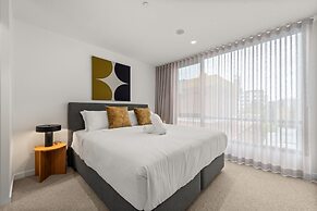 Stylish 2-bed in Braddon With Alfresco Dining
