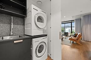 Stylish 2-bed in Braddon With Alfresco Dining