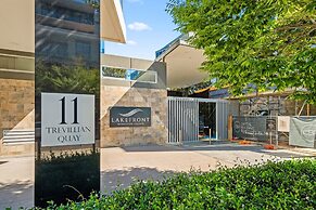 Stylish 1-bed Retreat Steps From Foreshore