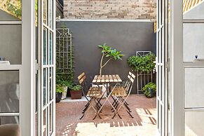 Stylish Inner-city Terrace Home With Rooftop Deck
