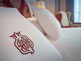Gran Hotel Claridge Granada - Preferred Hotels & Resorts