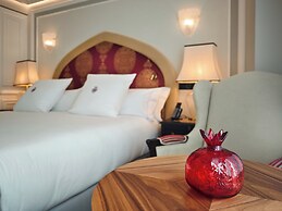 Gran Hotel Claridge Granada - Preferred Hotels & Resorts