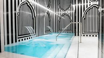 Gran Hotel Claridge Granada - Preferred Hotels & Resorts