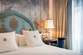Gran Hotel Claridge Granada - Preferred Hotels & Resorts