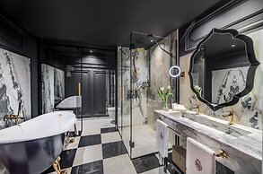 Gran Hotel Claridge Granada - Preferred Hotels & Resorts