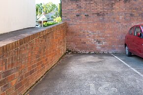 Comfy Balcony Studio Near Parks,