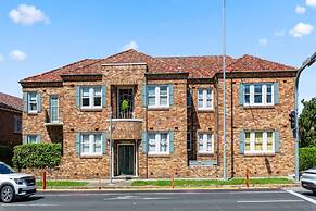 Charming 1-bed Apartment in Neutral Bay