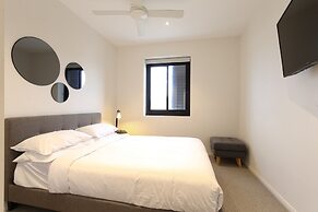 Comfy 2-bedroom Apartment With a Clyde River View