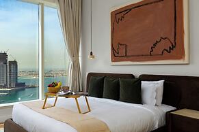 Maison Privee - High-Floor Haven with Open Sea Views on Palm Entry