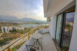Murati Lake View Hotel
