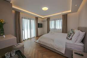 Murati Lake View Hotel