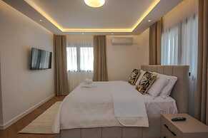 Murati Lake View Hotel