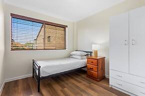 Charming 2-bed Apartment With City Views