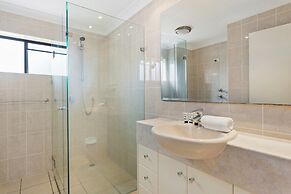 Charming 2-bed Apartment With City Views