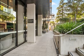 Central 1-bed Apartment With Pool