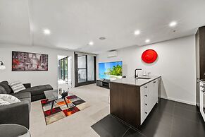 Central 1-bed Apartment With Pool
