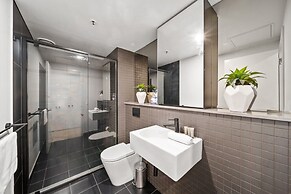 Central 1-bed Apartment With Pool