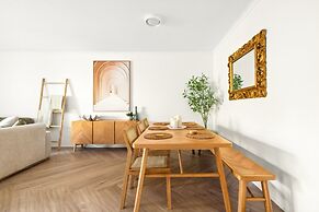Spacious 2-bed, 2-bath Moments From Avalon Beach