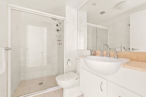Spacious 2-bed, 2-bath Moments From Avalon Beach