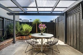 Charming 2-bed Home With Outdoor Space in Cremorne
