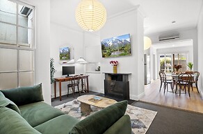 Charming 2-bed Home With Outdoor Space in Cremorne