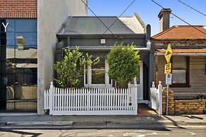 Charming 2-bed Home With Outdoor Space in Cremorne