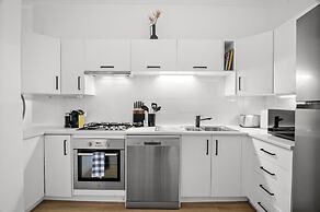 Charming 2-bed Home With Outdoor Space in Cremorne