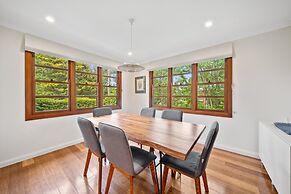 Comfortable 3-bed Haven Near Canberra Attractions