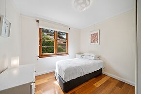 Comfortable 3-bed Haven Near Canberra Attractions