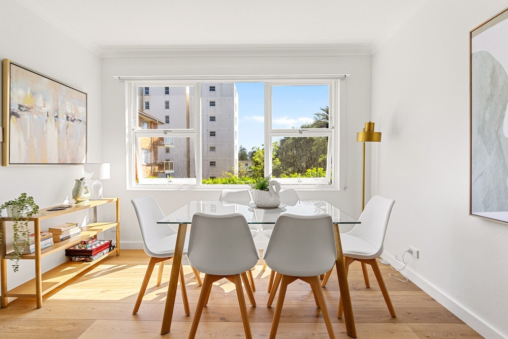Gorgeous 3-bed Manly Pad, Short Walk to the Beach