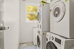 Gorgeous 3-bed Manly Pad, Short Walk to the Beach