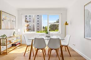 Gorgeous 3-bed Manly Pad, Short Walk to the Beach